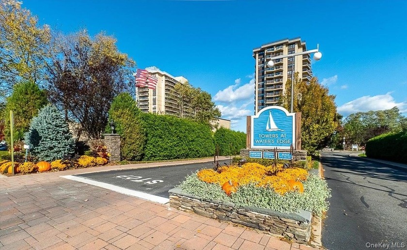 Welcome to worry-free living in this chic and modern 1 bedroom/ - Beach Home for sale in Bayside, New York on Beachhouse.com