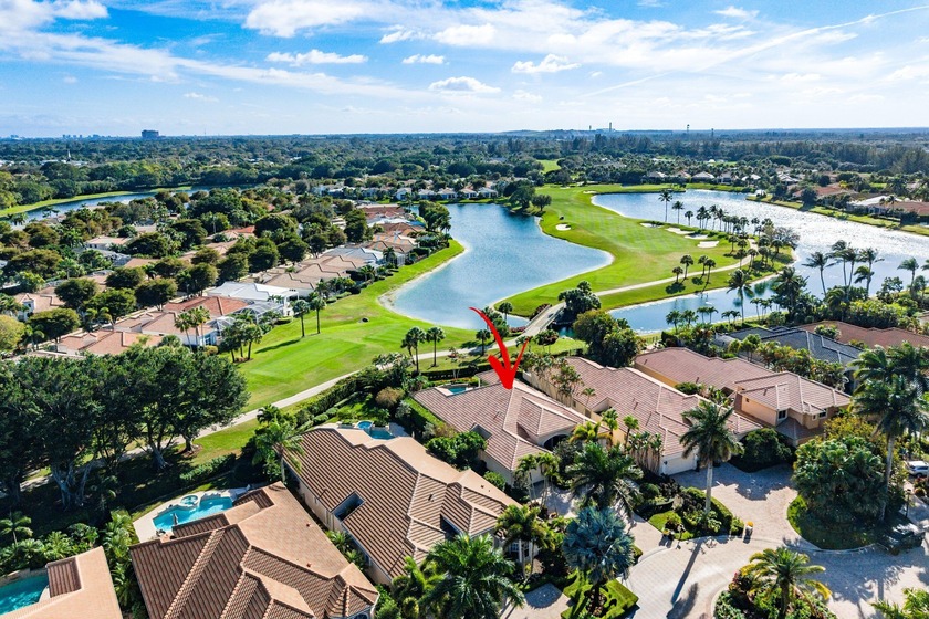 Immediate Full Golf Membership Opportunity! This stunning - Beach Home for sale in Palm Beach Gardens, Florida on Beachhouse.com