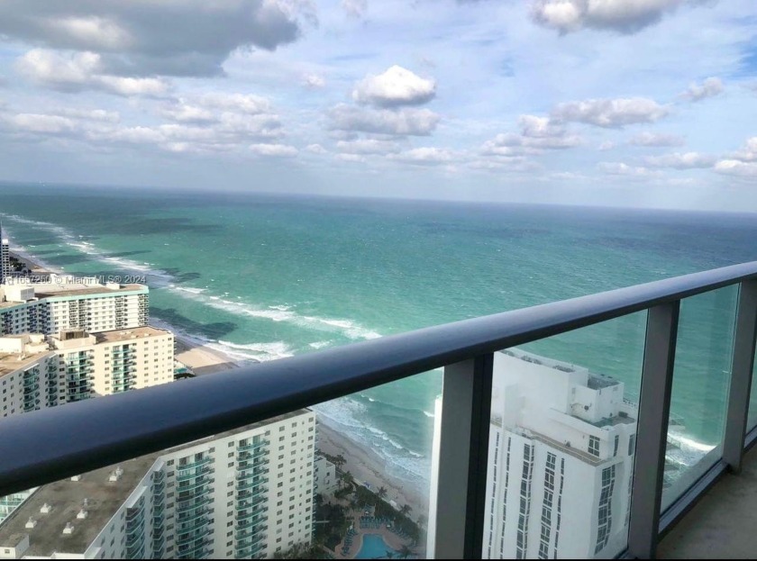 Spectacular Ocean and Intracoastal views, 1 Bedroom, 1 Bathroom - Beach Condo for sale in Hollywood, Florida on Beachhouse.com