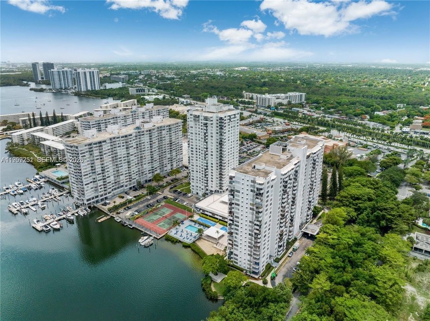 GREAT LOCATION PRICED TO SELL WITH BEAUTIFUL VIEWmodore Plaza - Beach Condo for sale in Aventura, Florida on Beachhouse.com