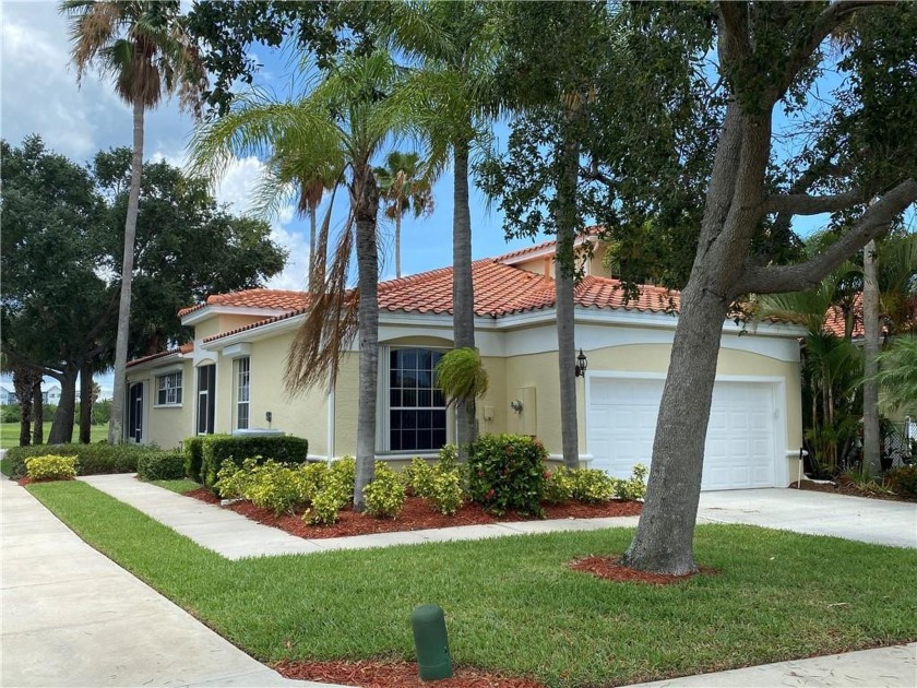 Beautiful 2 bedroom + den one level townhome in Bayside. 2022 - Beach Home for sale in Cape Canaveral, Florida on Beachhouse.com