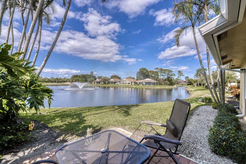 The moment you walk into this home you will feel at home as you - Beach Home for sale in Palm Beach Gardens, Florida on Beachhouse.com