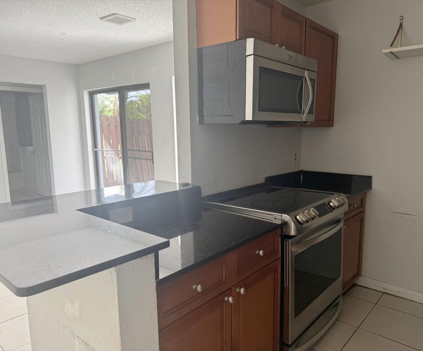 Great for investors! No rental waiting period, no income - Beach Condo for sale in Boynton Beach, Florida on Beachhouse.com