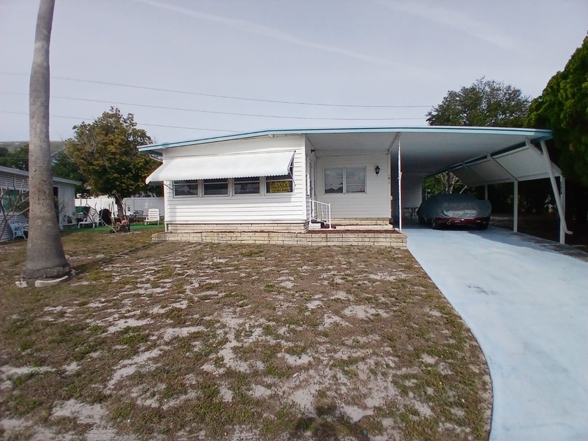 MOTIVATED SELLER - BRING ALL OFFERS!  Charming, Furnished 2 - Beach Home for sale in Clearwater, Florida on Beachhouse.com