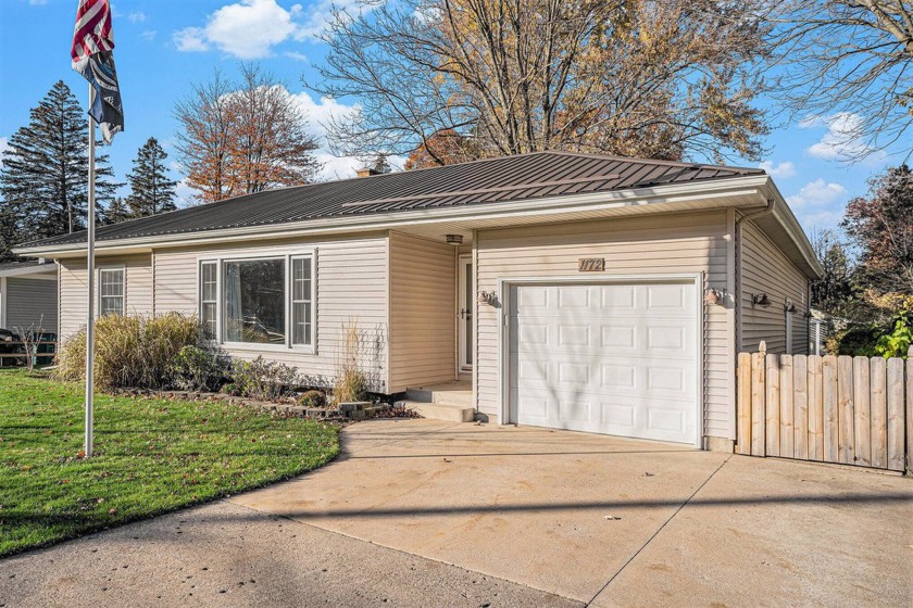 Welcome to your dream home! This charming Norton Shores rancher - Beach Home for sale in Norton Shores, Michigan on Beachhouse.com