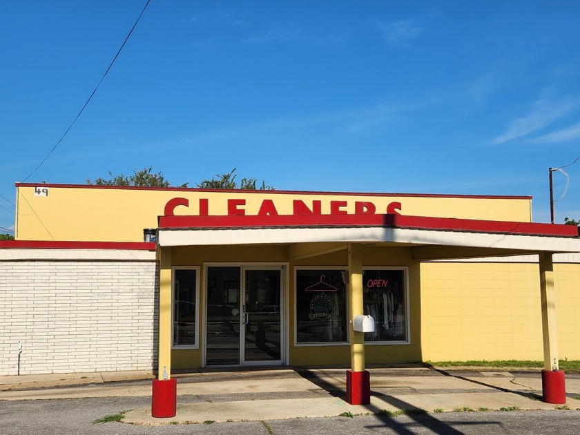 Presenting a well-established laundromat with dry cleaning and - Beach Lot for sale in Fort Walton Beach, Florida on Beachhouse.com