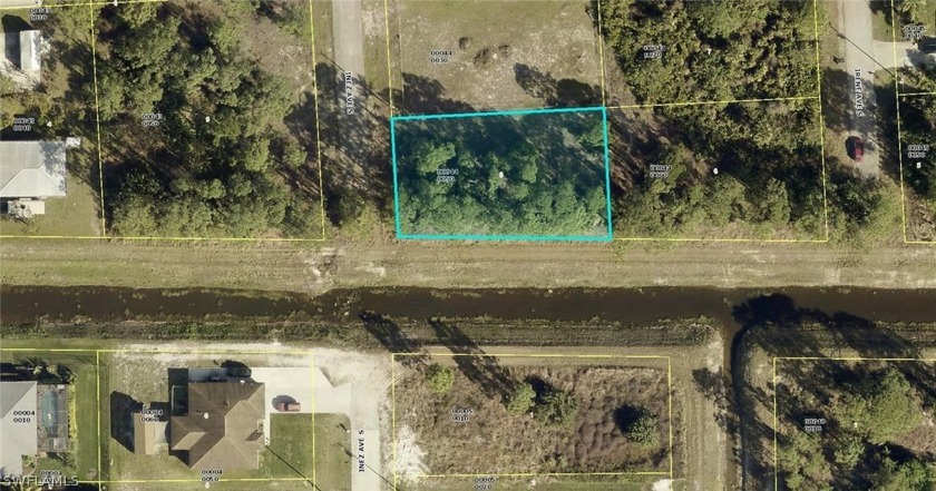 Located on  the cul-de-sac, with a canal on the side. The same - Beach Lot for sale in Lehigh Acres, Florida on Beachhouse.com