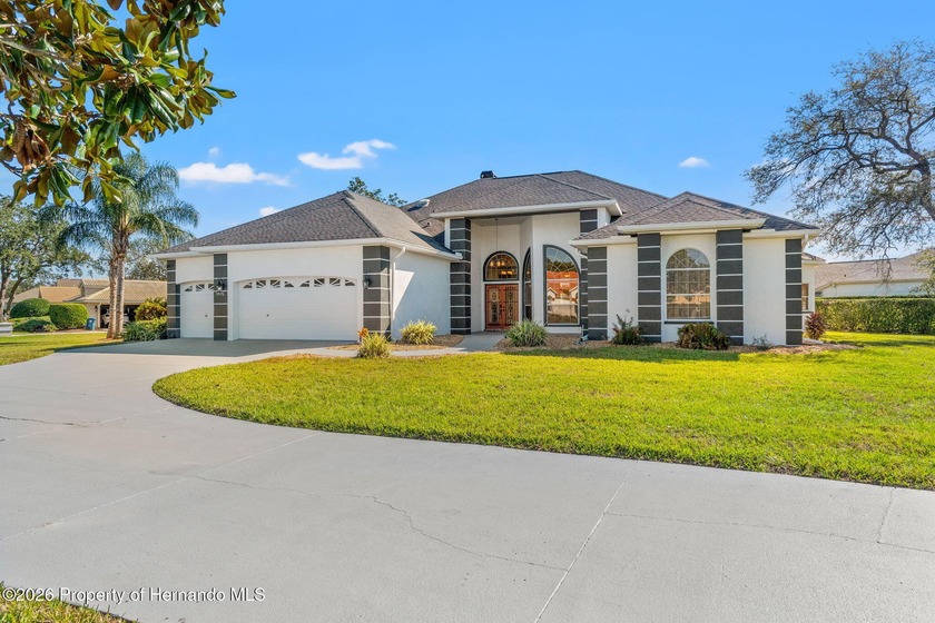 Welcome home to this beautiful Lindhorst-built pool home - Beach Home for sale in Weeki Wachee, Florida on Beachhouse.com