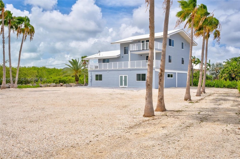 Beautiful 3-bedroom, 3-bath home offering the ultimate boat-life - Beach Home for sale in Key Largo, Florida on Beachhouse.com
