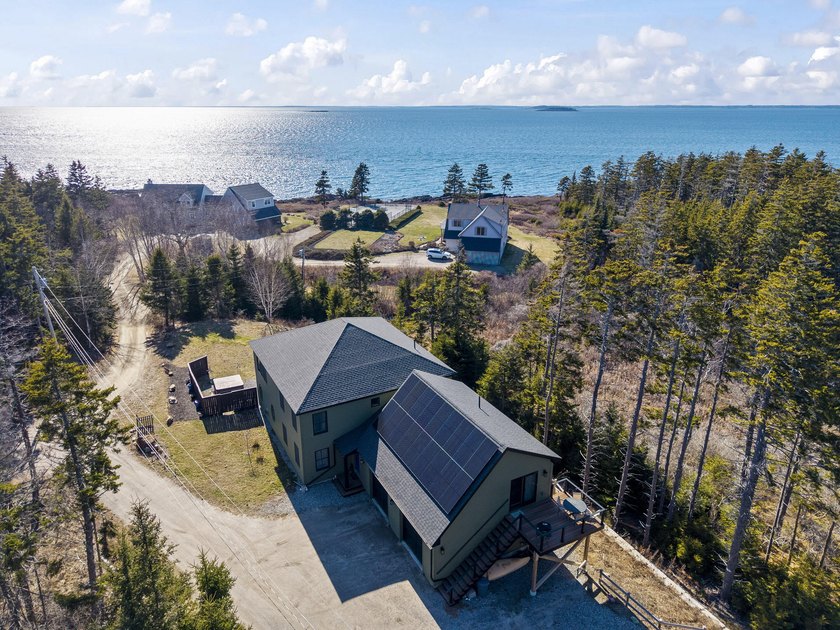 Homes rarely come on the market in this highly desired community - Beach Home for sale in Phippsburg, Maine on Beachhouse.com