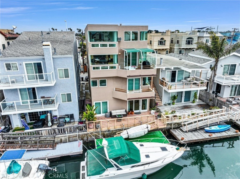 Luxury Waterfront Townhouse on Sunset Island - Prime Location - Beach Townhome/Townhouse for sale in Sunset Beach, California on Beachhouse.com