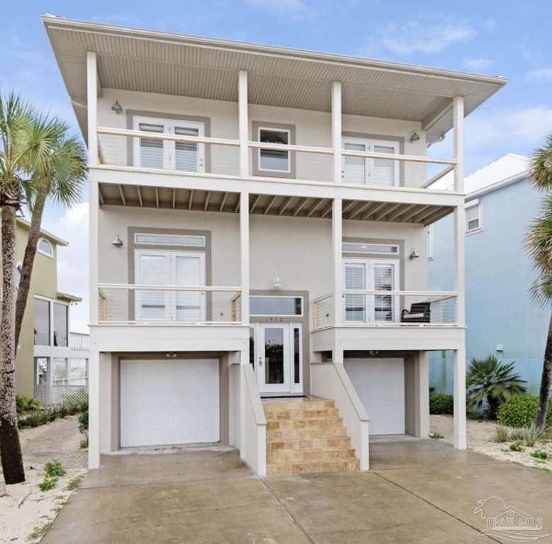 Water Front House, 5 Bedrooms + bunk room, 3 Baths, (Sleeps 10) - Beach Home for sale in Navarre Beach, Florida on Beachhouse.com