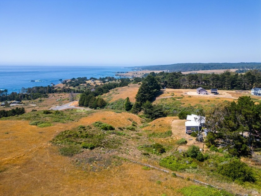 Endowed with breathtaking white-water ocean views and contouring - Beach Home for sale in Albion, California on Beachhouse.com