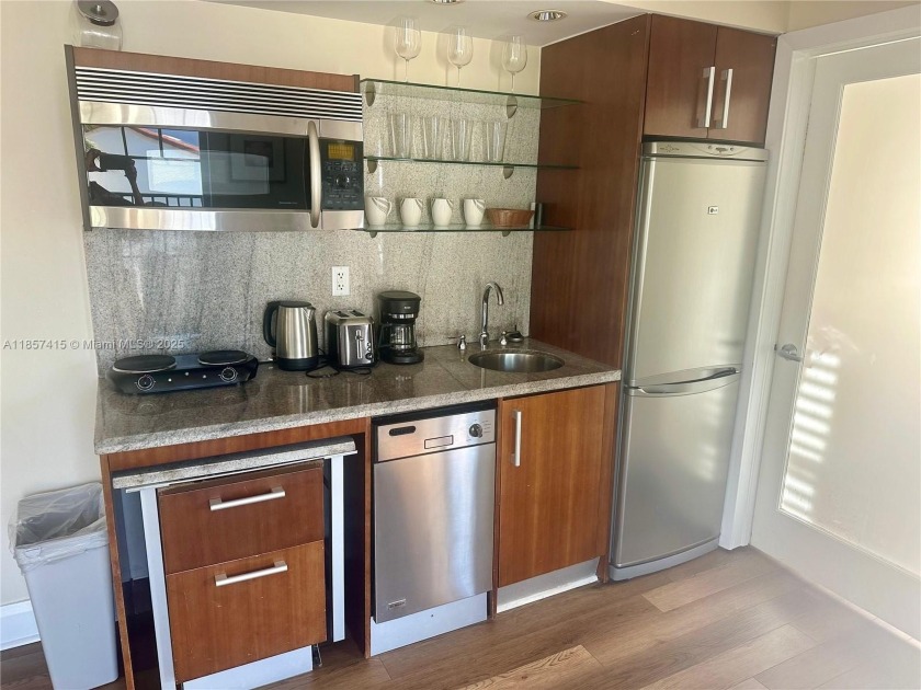 Turnkey, furnished 1BR condo in a boutique Art Deco hotel on - Beach Condo for sale in Miami Beach, Florida on Beachhouse.com