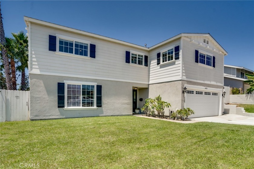 This beautifully expanded Cal Classic home boasts 2,210 sqft. of - Beach Home for sale in Huntington Beach, California on Beachhouse.com