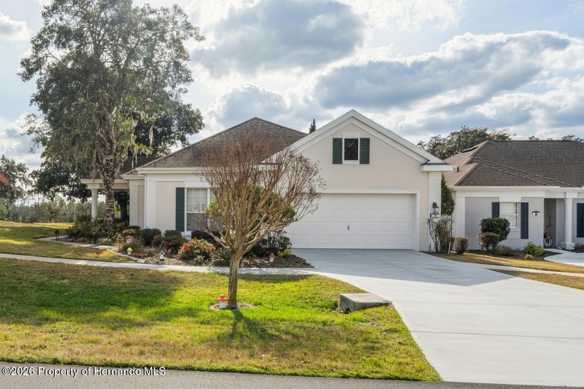 Beautiful 3-bedroom, 2-bath pool home with a 2-car garage - Beach Home for sale in Homosassa, Florida on Beachhouse.com
