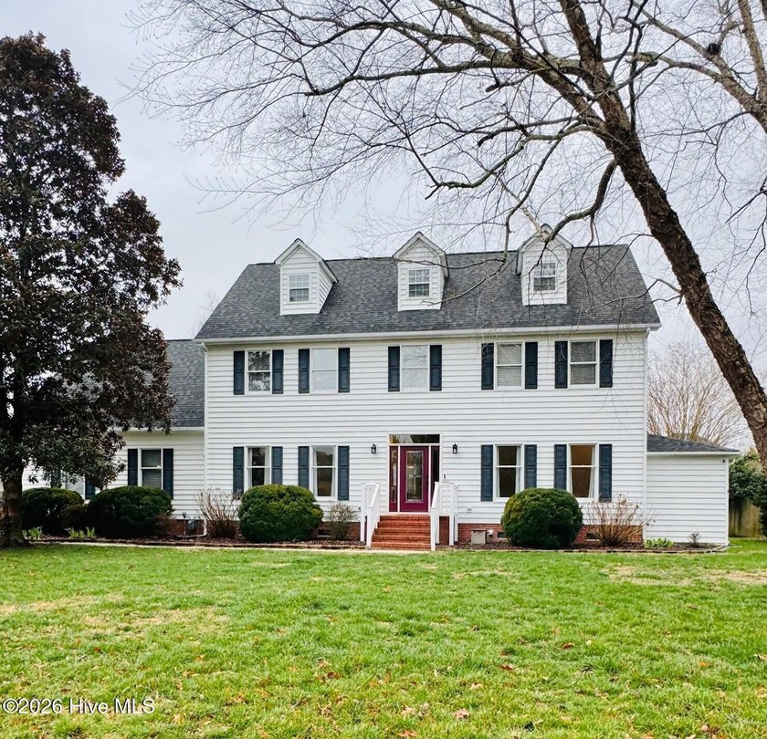The first glimpse of this home is nothing short of grand. Rising - Beach Home for sale in Elizabeth City, North Carolina on Beachhouse.com