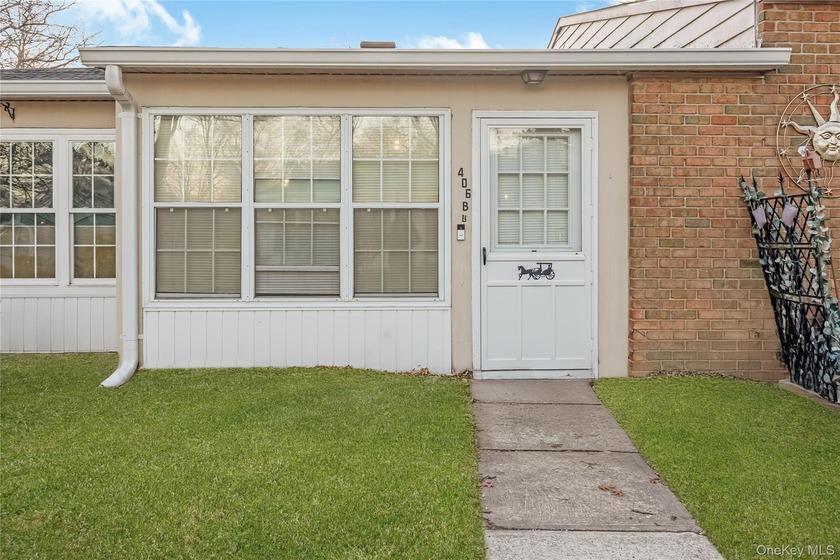 Enjoy low maintenance living in this bright and updated one - Beach Condo for sale in Ridge, New York on Beachhouse.com