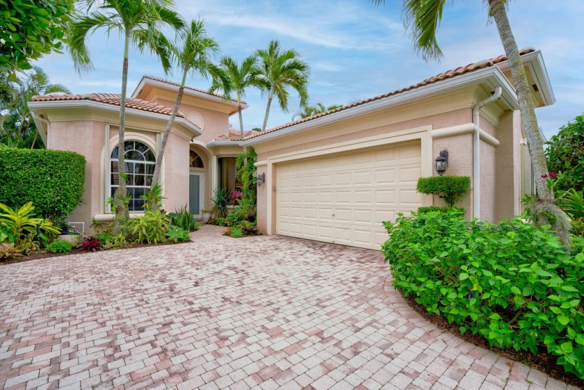 Enjoy the ease of country club living in one of the finest - Beach Home for sale in Palm Beach Gardens, Florida on Beachhouse.com