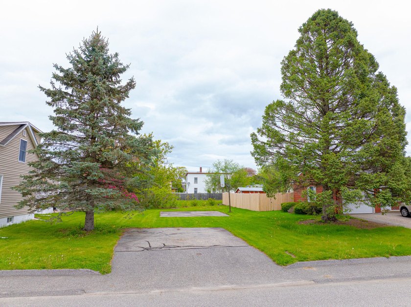 This vacant lot in the heart of Biddeford offers a fantastic - Beach Lot for sale in Biddeford, Maine on Beachhouse.com