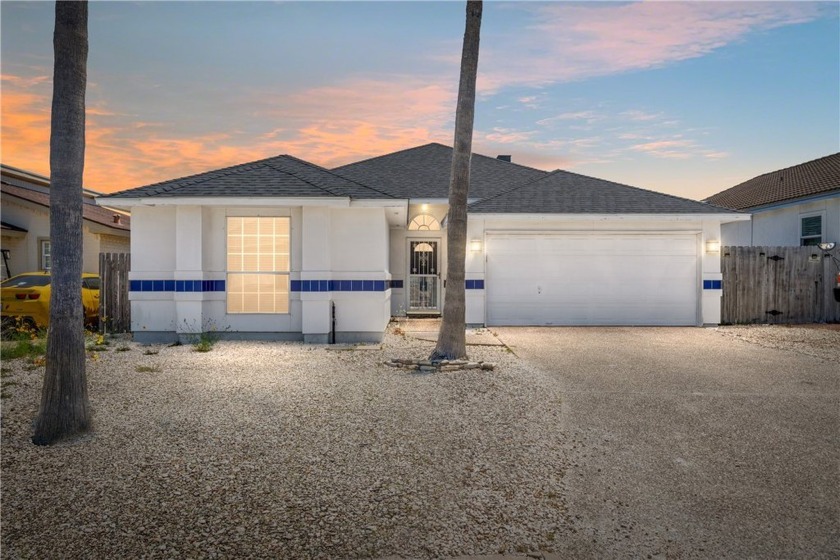 15306 Yardarm Court, 3-bedrooms, 2 full baths, 2 car garage and - Beach Home for sale in Corpus Christi, Texas on Beachhouse.com