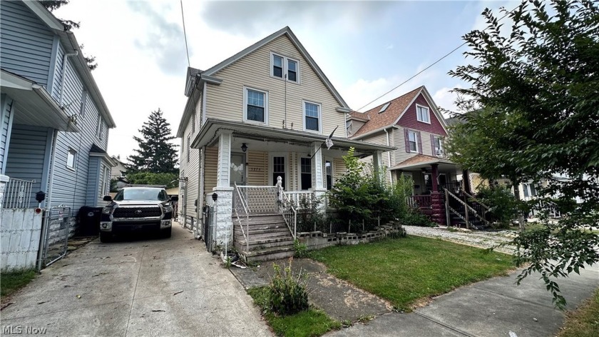 Great starter home or investment opportunity! Spacious and great - Beach Home for sale in Cleveland, Ohio on Beachhouse.com