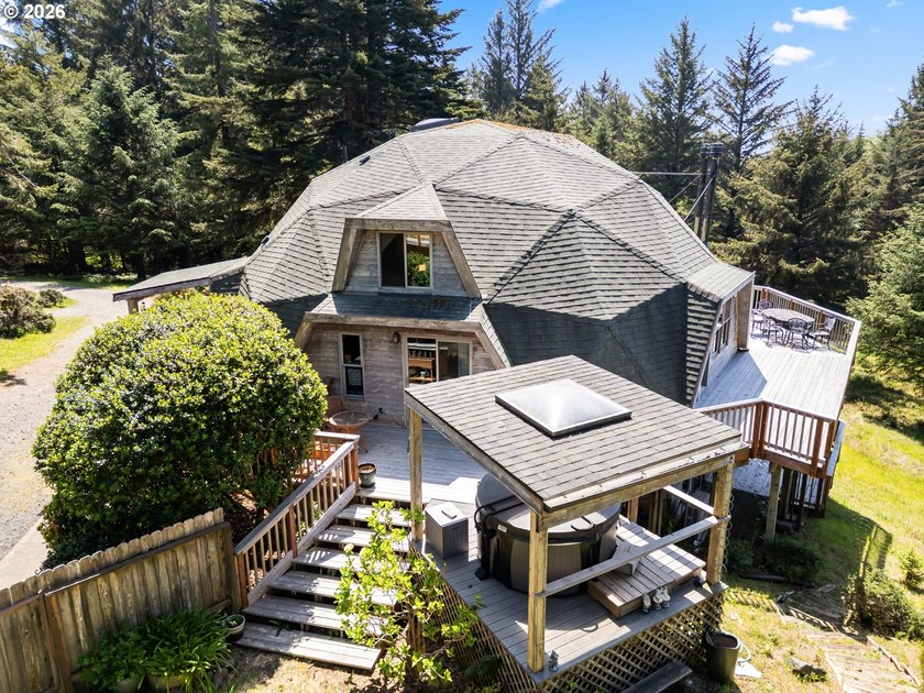 Ocean views. Total privacy. And a home that refuses to be - Beach Home for sale in Brookings, Oregon on Beachhouse.com