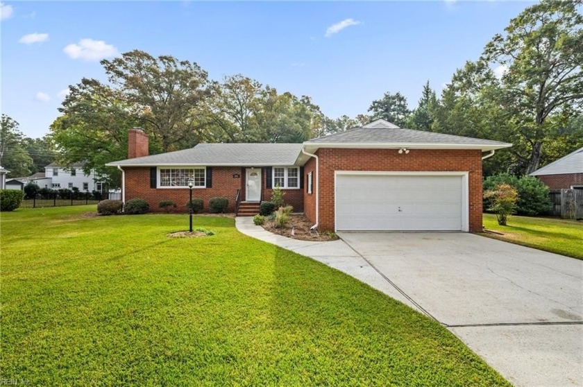 Welcome to the home you've been waiting for! This charming brick - Beach Home for sale in Newport News, Virginia on Beachhouse.com