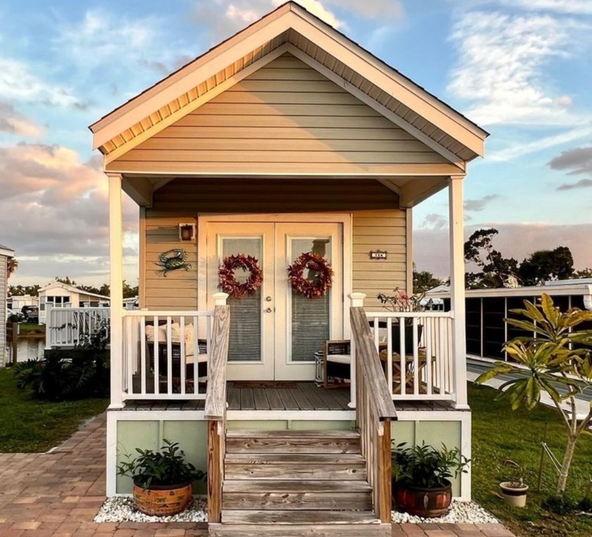 Beautiful 2 Bedroom, 1 Bath, Chariot Eagle Park Model - Beach Home for sale in Punta Gorda, Florida on Beachhouse.com