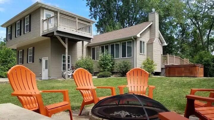 If you're looking for a great turnkey short-term rental or your - Beach Home for sale in New Buffalo, Michigan on Beachhouse.com