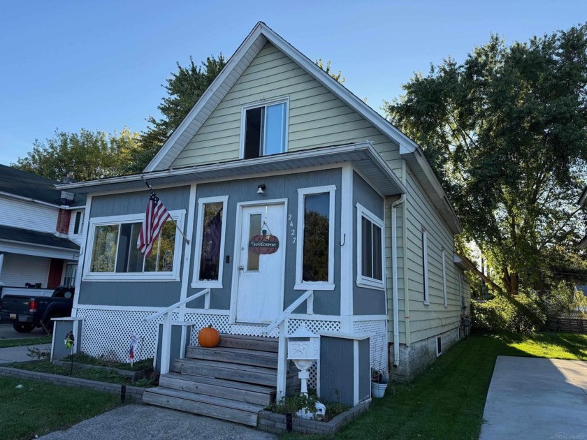 Welcome to this Charming 3/4 Bedroom Home Near Fort Gratiot - Beach Home for sale in Port Huron, Michigan on Beachhouse.com