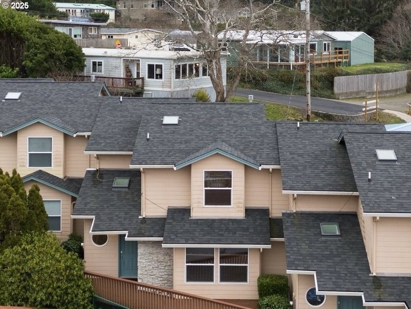 Walkable to downtown Depoe Bay and South Depoe Bay Creek Park - Beach Condo for sale in Depoe Bay, Oregon on Beachhouse.com