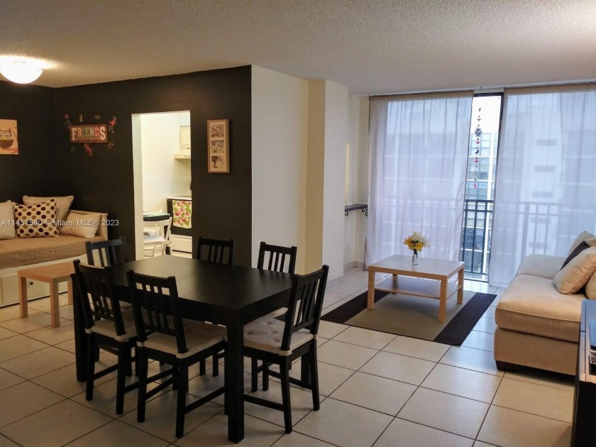 LOCATION!! SUNNY ISLES BEACH! 1 BED / 1.5 BATH. SPACIOUS L SHAPE - Beach Condo for sale in Sunny Isles Beach, Florida on Beachhouse.com