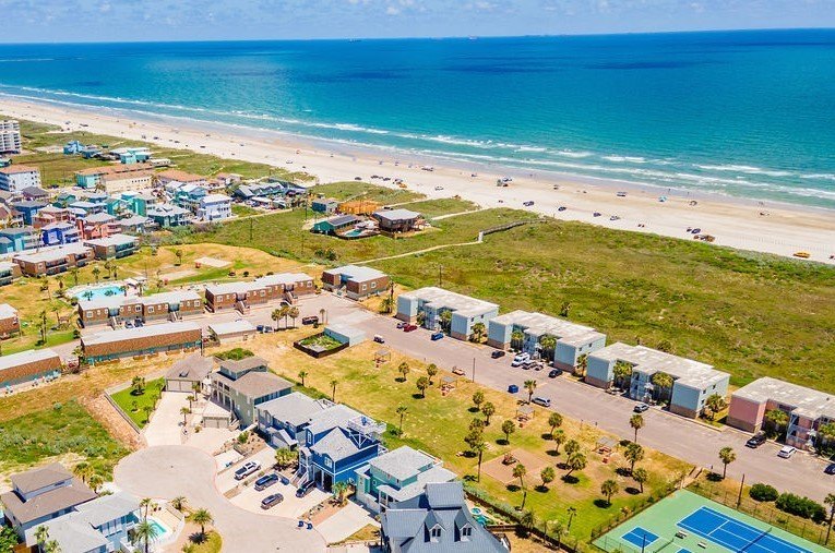 FRONT ROW, WIDE OPEN GULF VIEWS #123 is a top floor penthouse - Beach Condo for sale in Port Aransas, Texas on Beachhouse.com