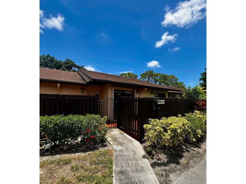 Welcome to this magnificent all-ages, turnkey 2-bedroom, 2-bath - Beach Home for sale in Greenacres, Florida on Beachhouse.com