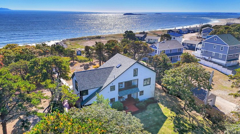 *Beach Life Starts Here at 832 Popham Road. *Welcome to 832 - Beach Home for sale in Phippsburg, Maine on Beachhouse.com