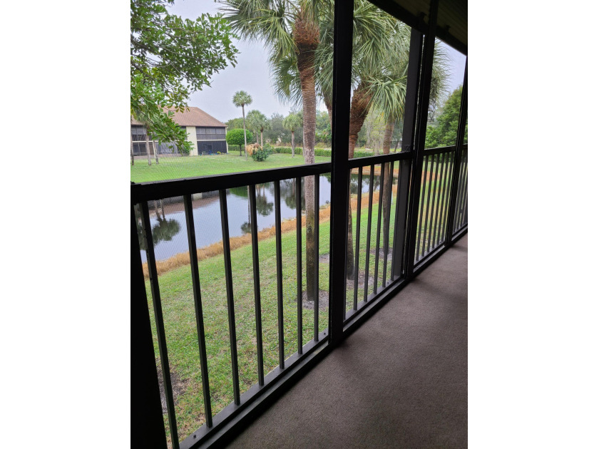 GREAT 2/2 CONDO WITH LAKE VIEW...2 CLUB HOUSES WITH GREAT - Beach Condo for sale in Lake Worth, Florida on Beachhouse.com