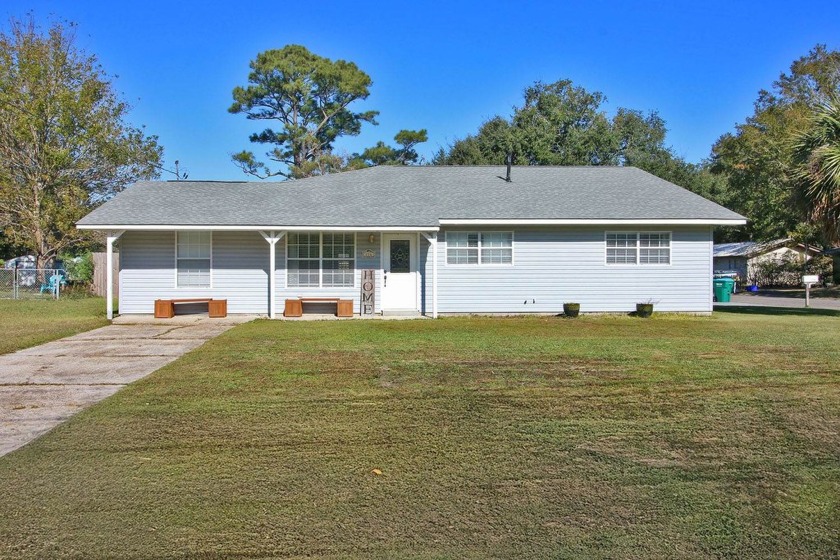 Charming 4-Bedroom, 2-Bathroom Home in the Heart of Ocean - Beach Home for sale in Ocean Springs, Mississippi on Beachhouse.com