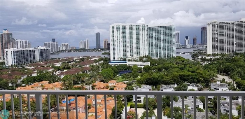 Convenient location. Walkable area- close distance to major - Beach Condo for sale in Aventura, Florida on Beachhouse.com