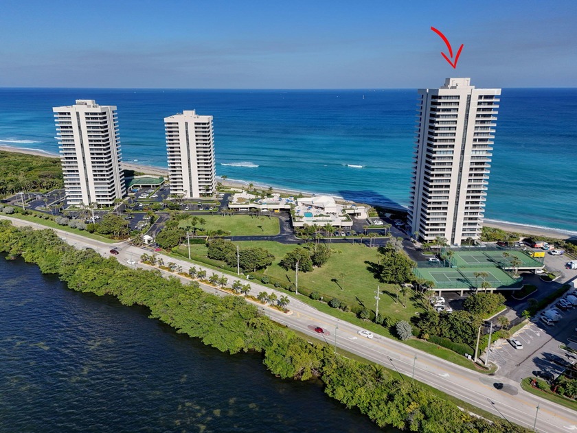 Stunning fully renovated 2nd floor residence offering a spacious - Beach Condo for sale in Singer Island, Florida on Beachhouse.com