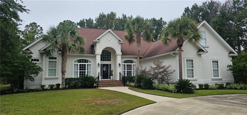 THIS IS A BEAUTIFULLY UPDATED, LUXURIOUS HOME IN PRESTIGIOUS OAK - Beach Home for sale in Brunswick, Georgia on Beachhouse.com