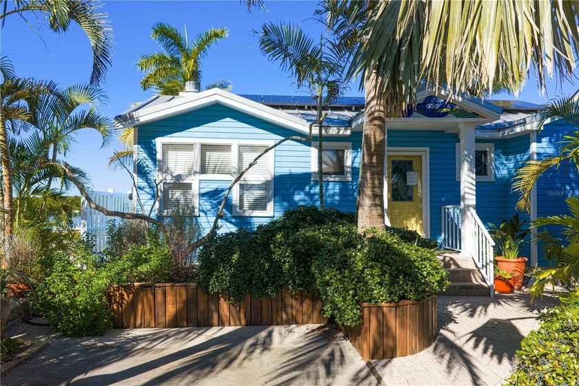 Great opportunity to renovate a waterfront property in the - Beach Home for sale in Redington Shores, Florida on Beachhouse.com