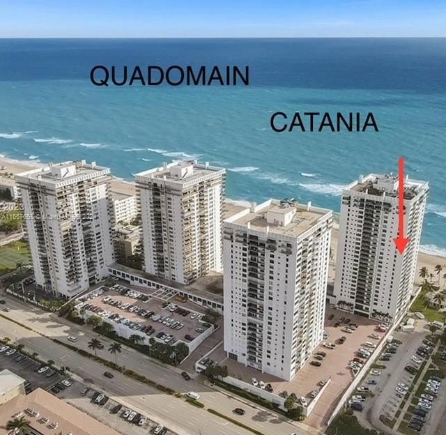 MAGNIFICENT OCEAN FRONT BUILDING. RECENTLY RENOVATED WITH GLASS - Beach Condo for sale in Hollywood, Florida on Beachhouse.com