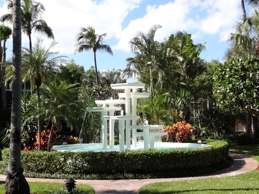 Upgraded, unfurnished 2/2 with lovely garden views. Private - Beach Condo for sale in South Palm Beach, Florida on Beachhouse.com