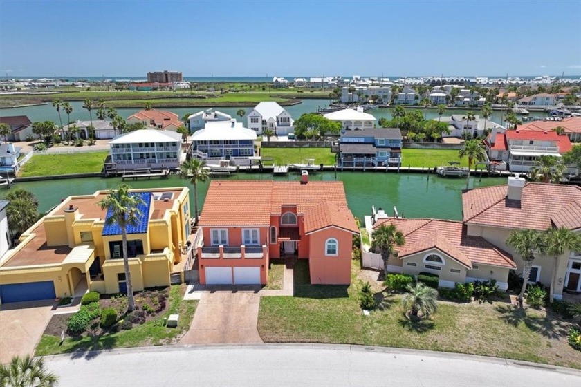 Port Aransas Paradise!  Beautiful canal front shady side home - Beach Home for sale in Port Aransas, Texas on Beachhouse.com