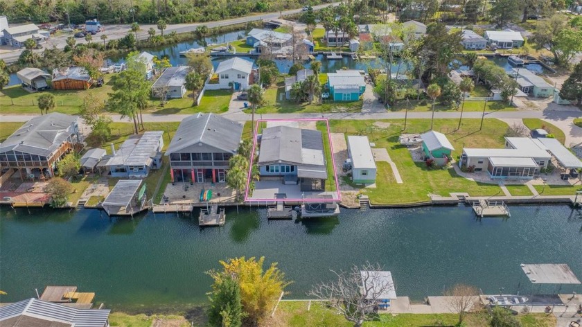 Investor Special! Owner financing available!! Don't miss this - Beach Home for sale in Weeki Wachee, Florida on Beachhouse.com