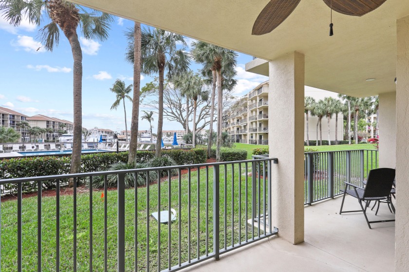 WELCOME TO THE SUNSHINE STATE!FIRST FLOOR UNIT WITH A BEAUTIFUL - Beach Condo for sale in Jupiter, Florida on Beachhouse.com