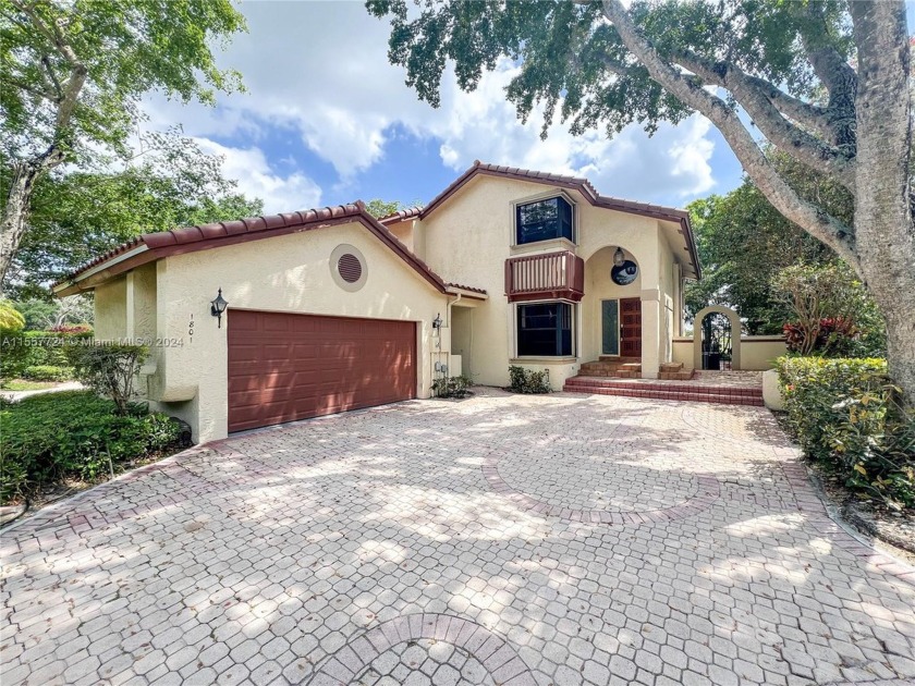 Amazing Villa in the coveted gated community of Eagle Trace - Beach Home for sale in Coral Springs, Florida on Beachhouse.com