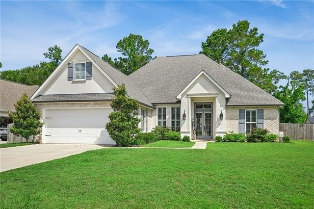 Stunning 4 bedroom, 3 bath, 6 year young home offering gorgeous - Beach Home for sale in Mandeville, Louisiana on Beachhouse.com
