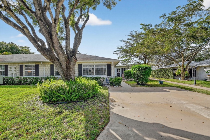 Beautifully updated villa in the desirable 55+ Limetree - Beach Home for sale in Boynton Beach, Florida on Beachhouse.com